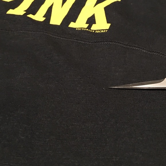 Victoria’s Secret Pink Oregon Ducks Shirt Size Small - Picture 8 of 10